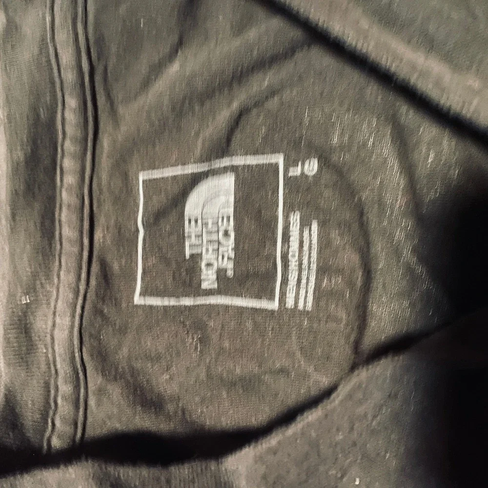 The North Face Mens Large Black Long Sleeve Mountain Graphic T-Shirt L